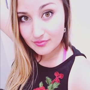 Meet your Posher, Laura